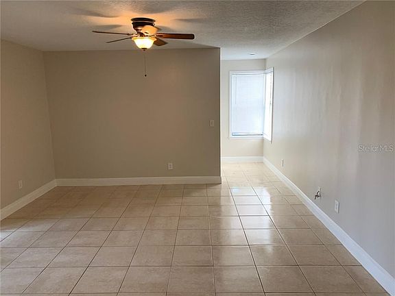 3rd image of 2905 Antique Oaks Cir APT 3