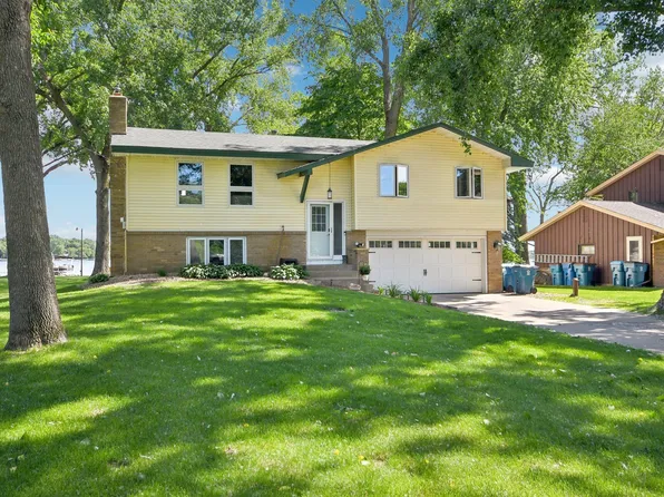 21944 Jason Ave N, Forest Lake, MN 55025