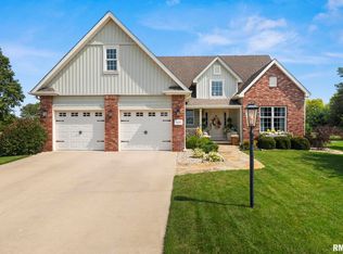 1600 Fieldstone Ct, Chillicothe, IL 61523