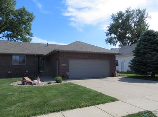 4111 W Newcomb St, Sioux Falls, SD 57106