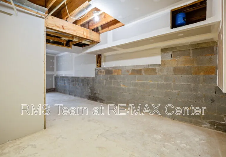 320 Saint Simons Cv — Photo 34