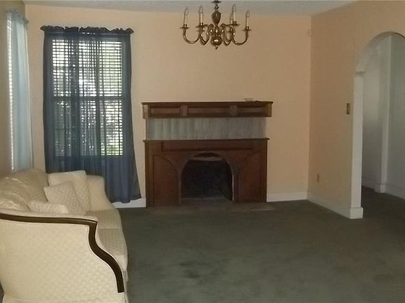 2nd image of 821 Galveston Ave
