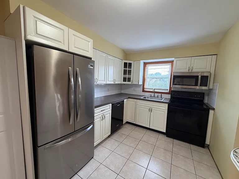 263 Commack Rd #1 — Photo 7