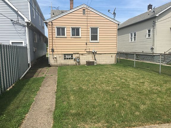 3rd image of 4927 White Oak Ave #Home