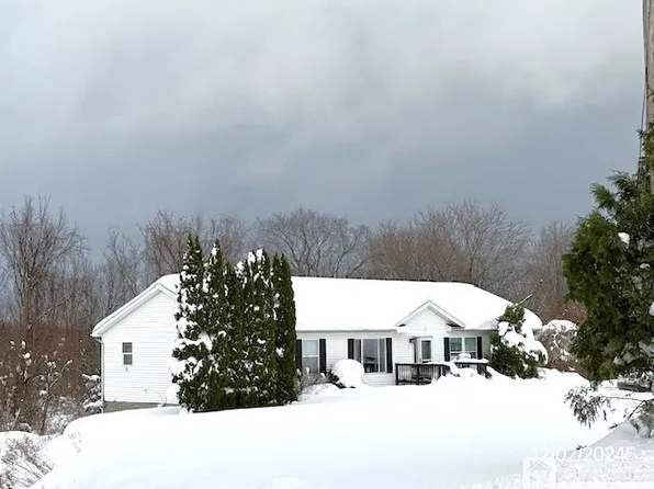 4436 Rood Rd, Fredonia, NY 14063