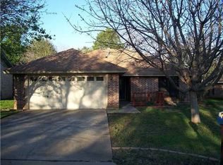 300 Burning Tree Dr, Georgetown, TX 78628