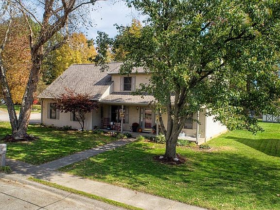 2nd image of 7744 Ashwood Ct