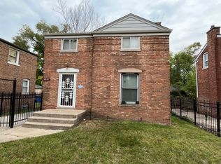 9825 S Bensley Ave, Chicago, IL