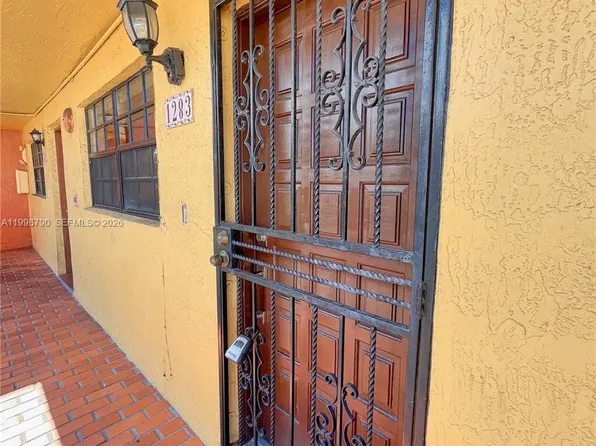 1283 W 51st Pl Unit 12, Hialeah, FL 33012