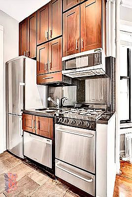 1st image of 250 Mott St APT 21