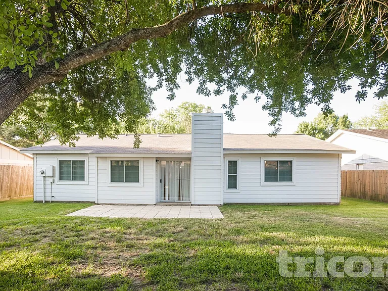 22510 Leedstown Ln — Photo 16