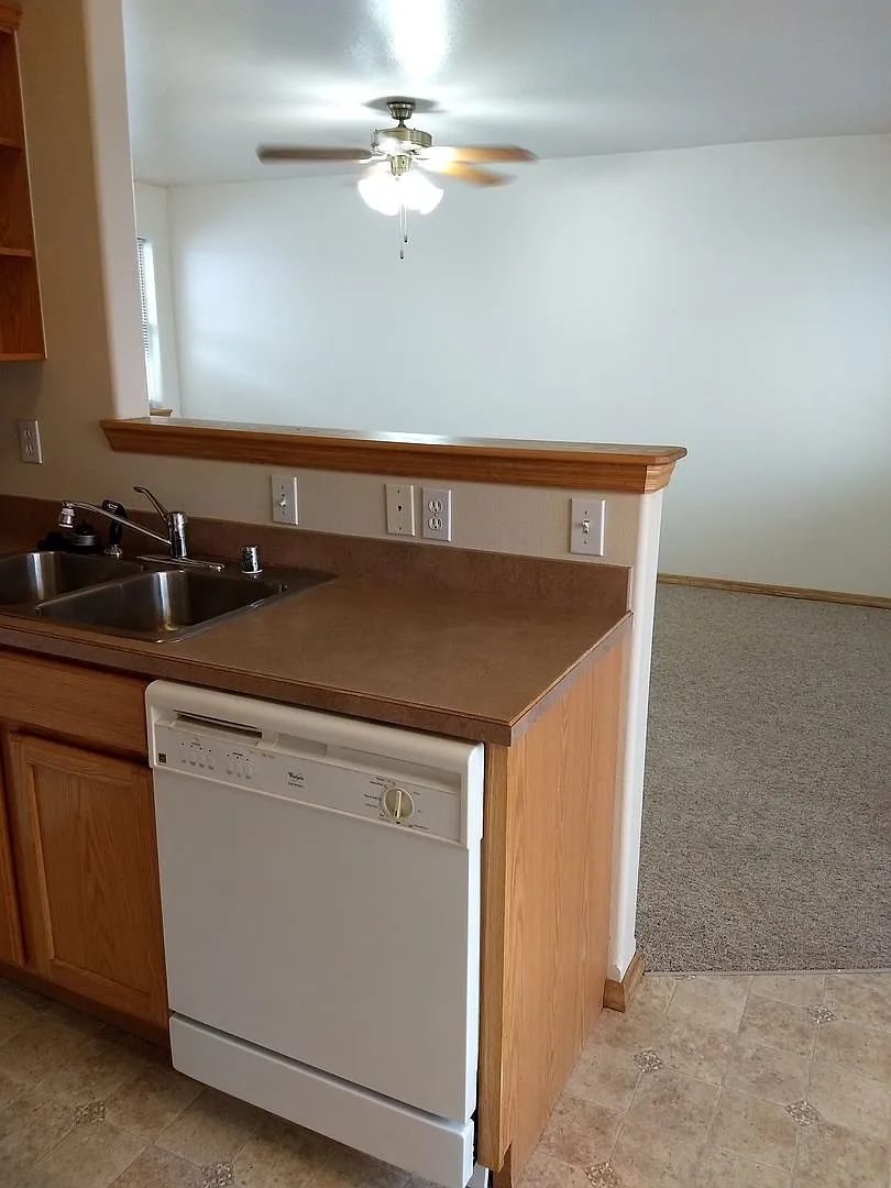 Riggs 905 — Photo 2