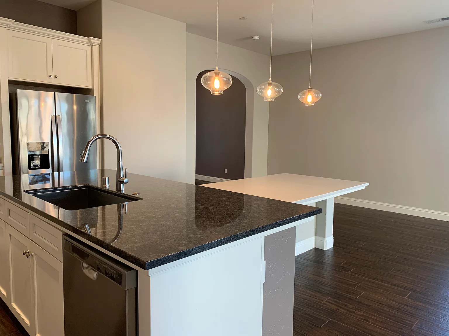 4 bed, 1935 sqft, $3,100 — Photo 3