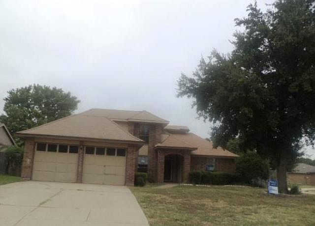 1st image of 2602 Carrington Ln