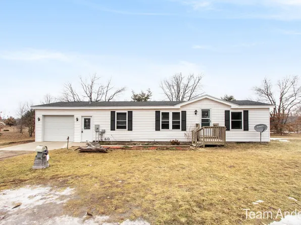 4089 White Creek Ln NE, Cedar Springs, MI 49319