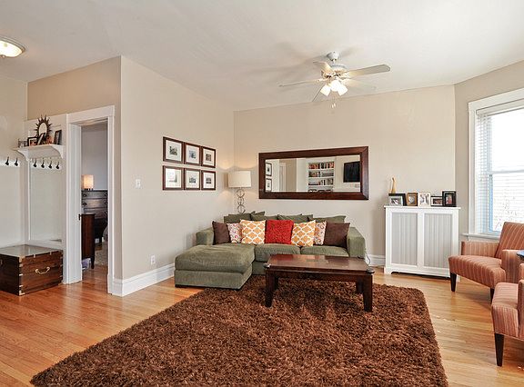 3rd image of 1430 W Cuyler Ave APT 3E