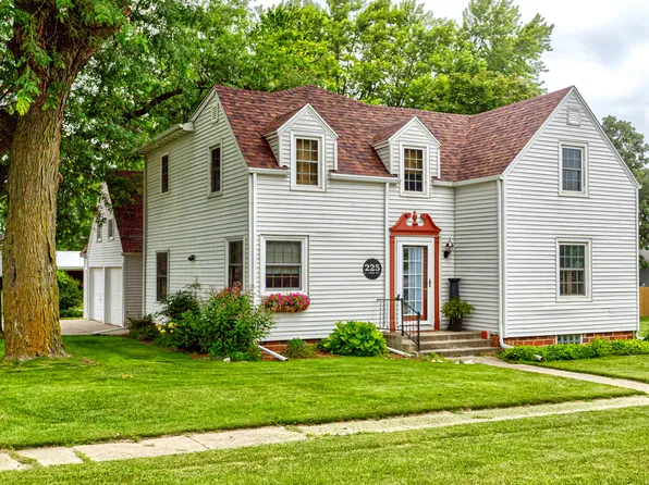 225 S Vine St, Roland, IA 50236