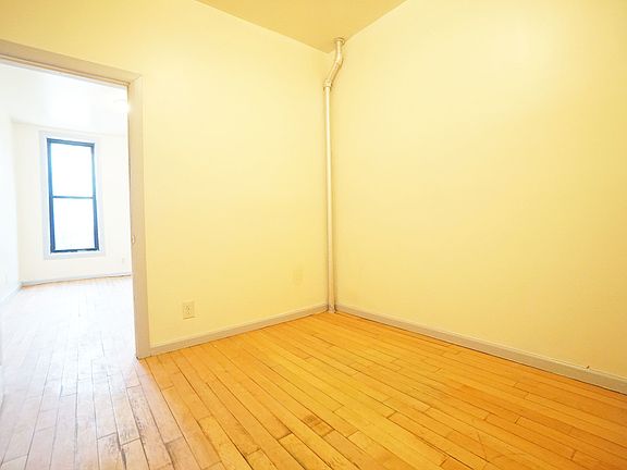 5th image of 530 6th Ave Floor 1
