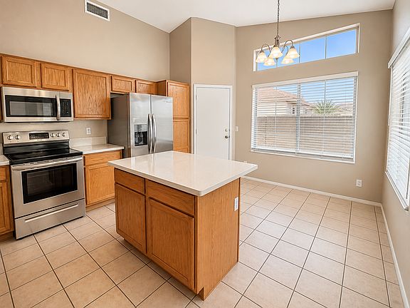 5th image of 1077 W Swan Dr