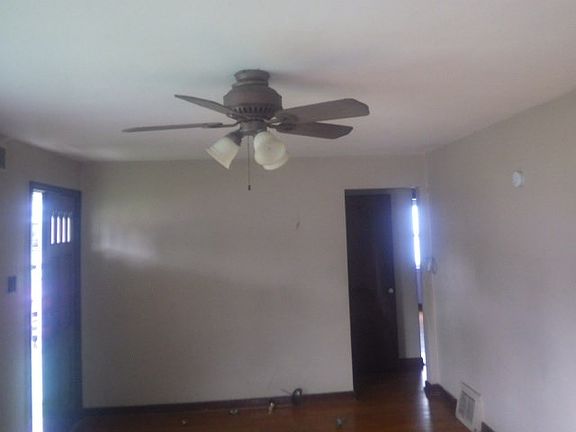 5th image of 9460 Harold Dr