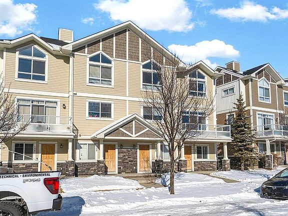 2nd image of 156 S Skyview Ranch Rd NE