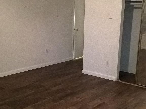 5th image of 208 W Brownlee Ave