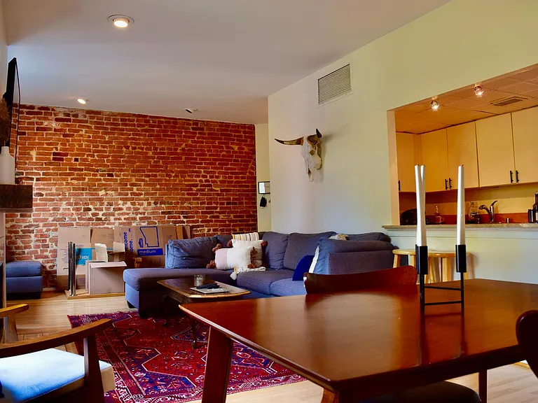 1341 E Capitol St SE #201 — Photo 2