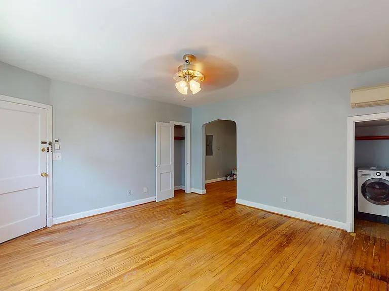 4021 7th St NE — Photo 3