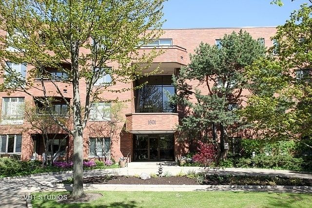 1st image of 1601 Oakwood Ave APT 101