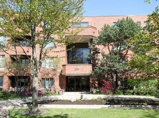 1601 Oakwood Ave APT 101, Highland Park, IL 60035