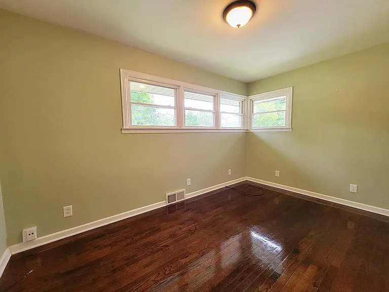 26265 W Six Mile Rd — Photo 6
