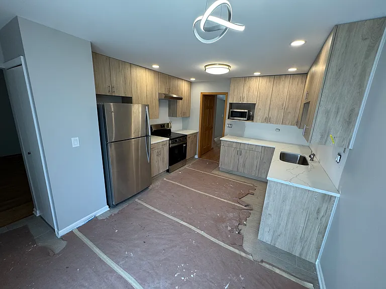 786 Greenwood Rd — Photo 7