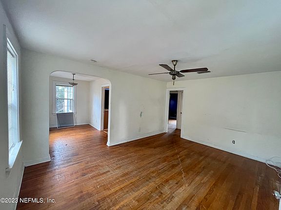 3rd image of 1151 WYCOFF Avenue