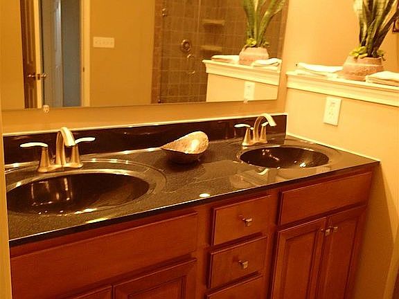 Elegant Master Bath Dbl Bowl