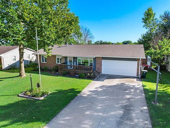 2nd image of 754 Meadowbrook Cir