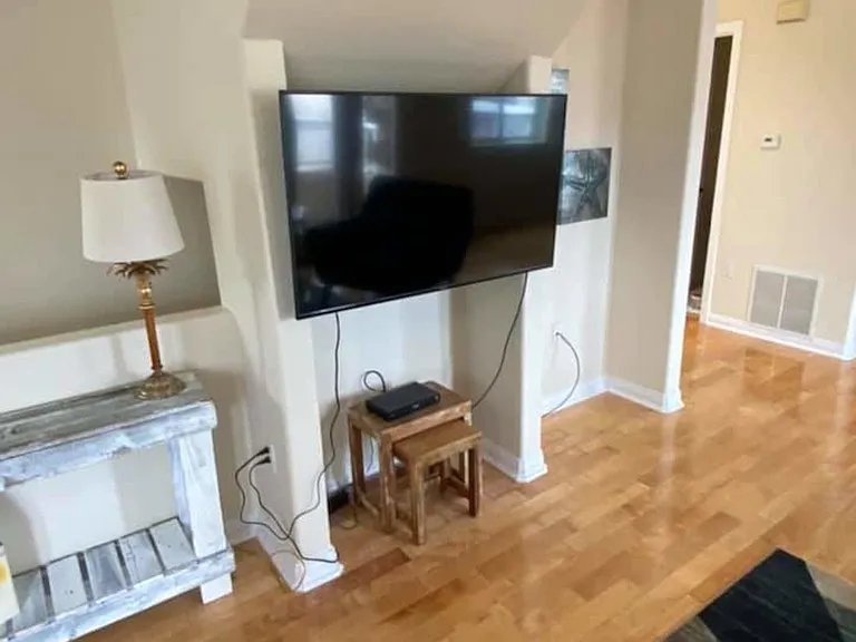 734 Salem Ct — Photo 3