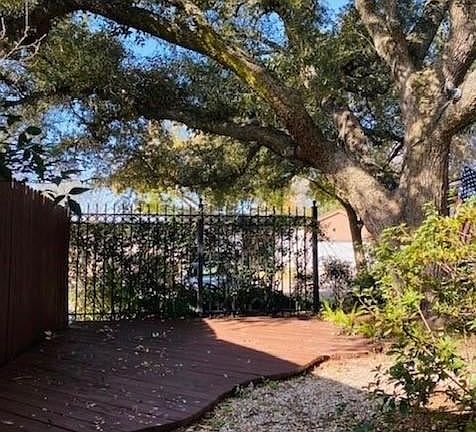 3rd image of 12800 Briar Forest Dr Unit 128
