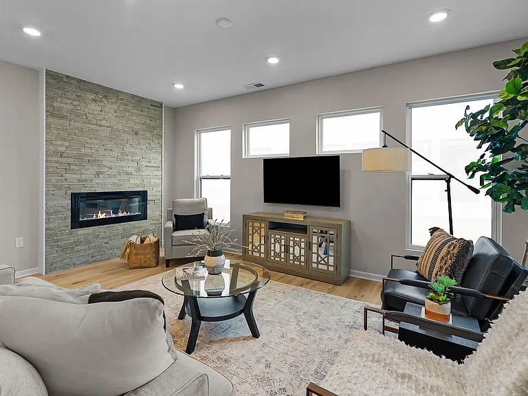 5669 White Pine Ln — Photo 11