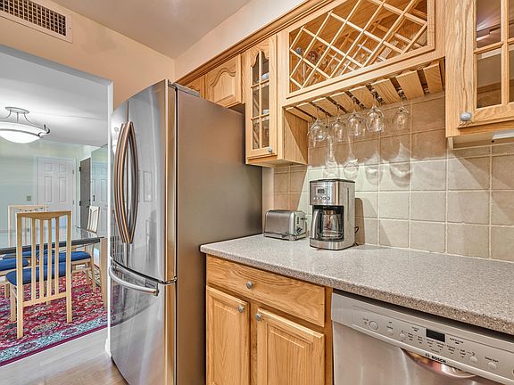 4th image of 336 Golfview Road #605