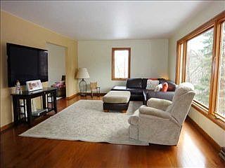 5th image of 452 Pleasantview Dr