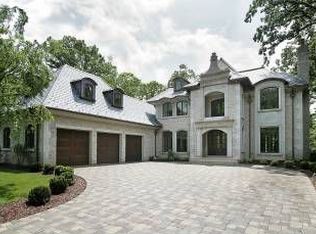 25 Cedar Ln, Lincolnshire, IL