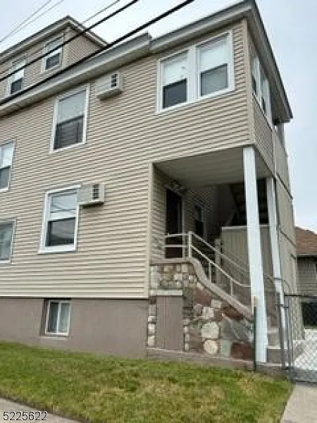 3 bed, 2.0 bath, $3,000 — Photo 3