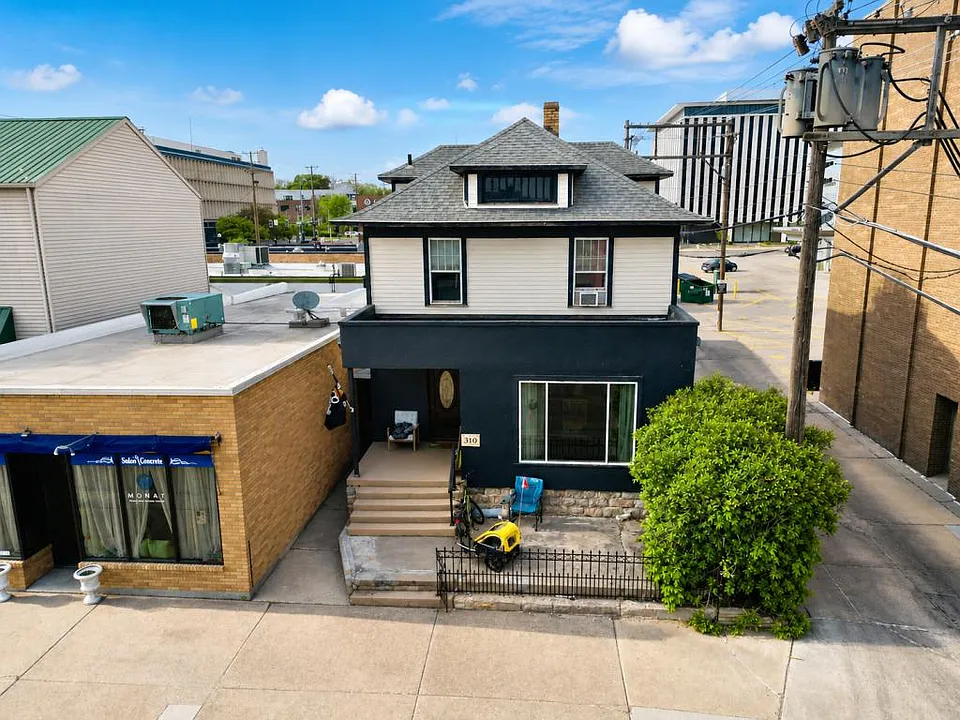 310 E Thayer Ave