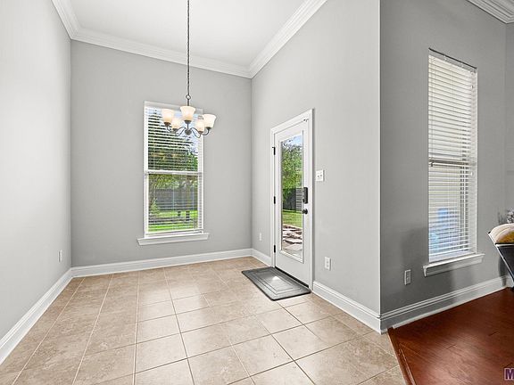 3rd image of 1060 Cedar Trail Ave