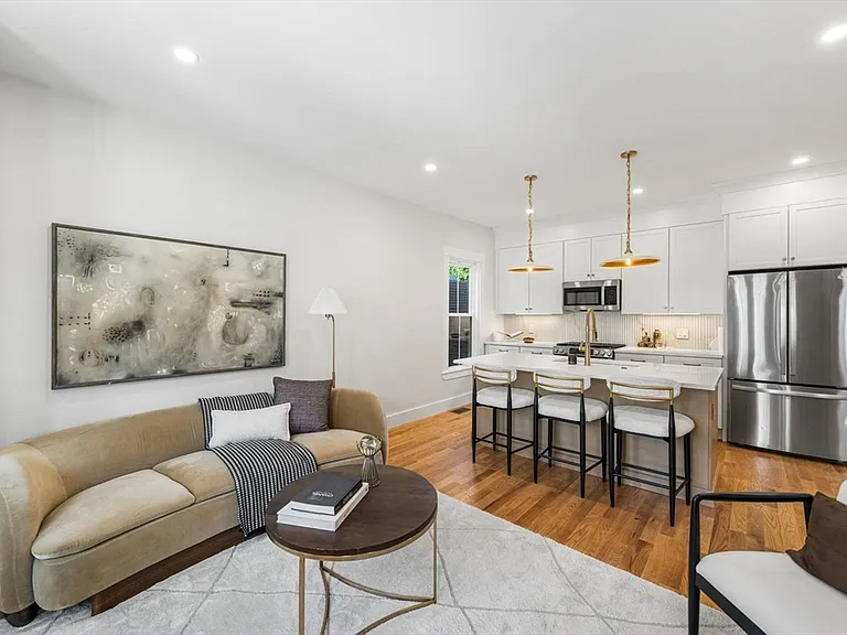 14 Harbor View St #1 — Photo 5