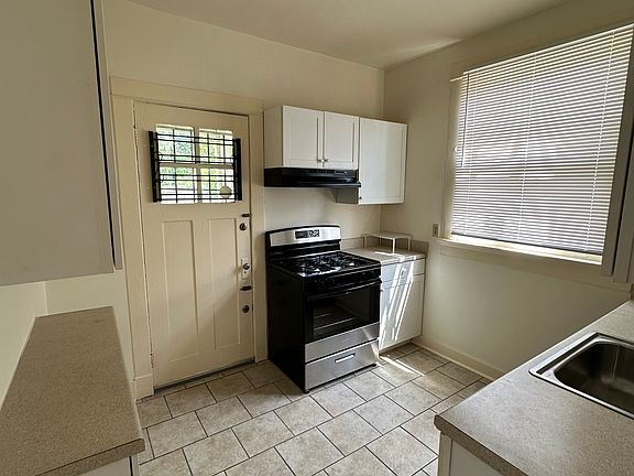 4th image of 2506 Audubon St