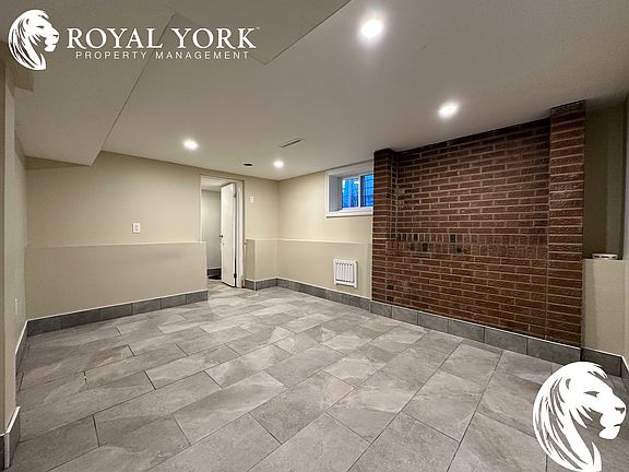 4th image of 851 Marion Ave #2