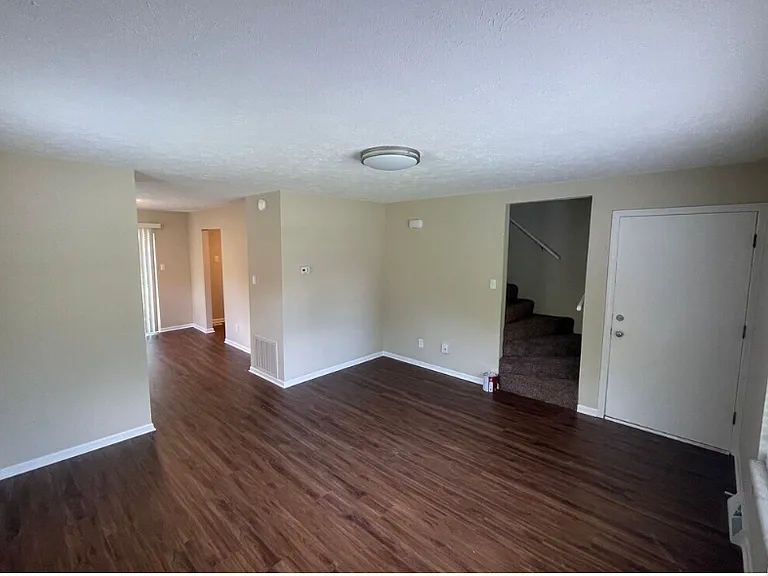 9208 Pasadena Ln — Photo 5