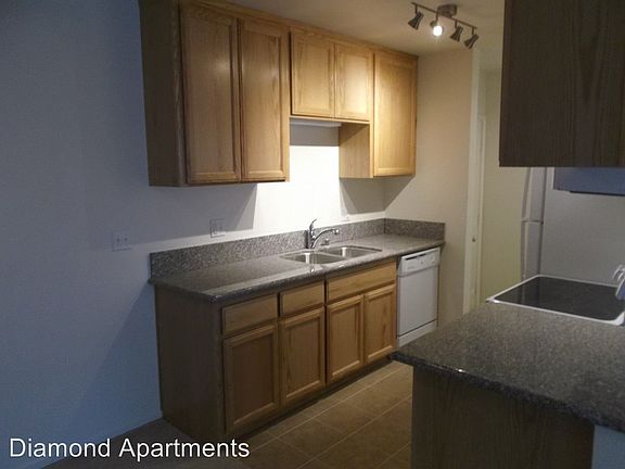 5th image of 4721 Lamont St APT 12