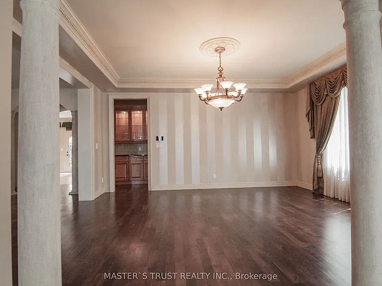 678 Saint Nicholas Ct — Photo 8